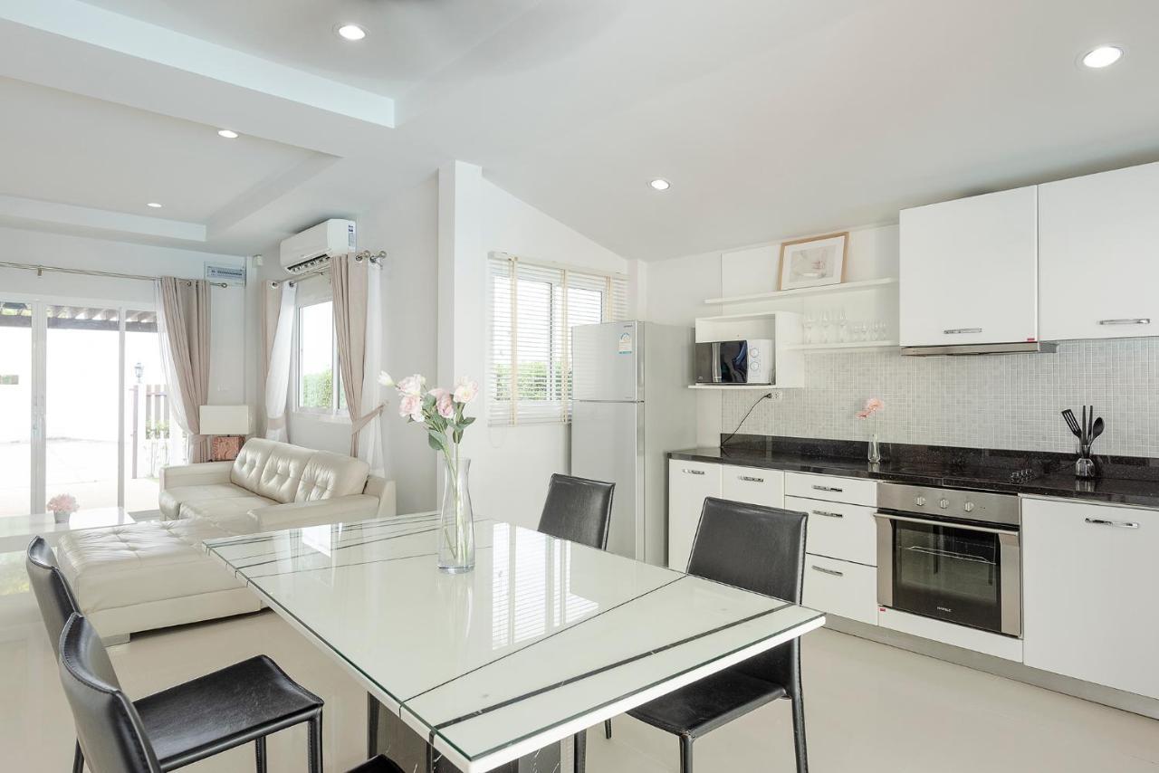 Baan Promphun Pool Villa By Bv Si Sunthon Buitenkant foto